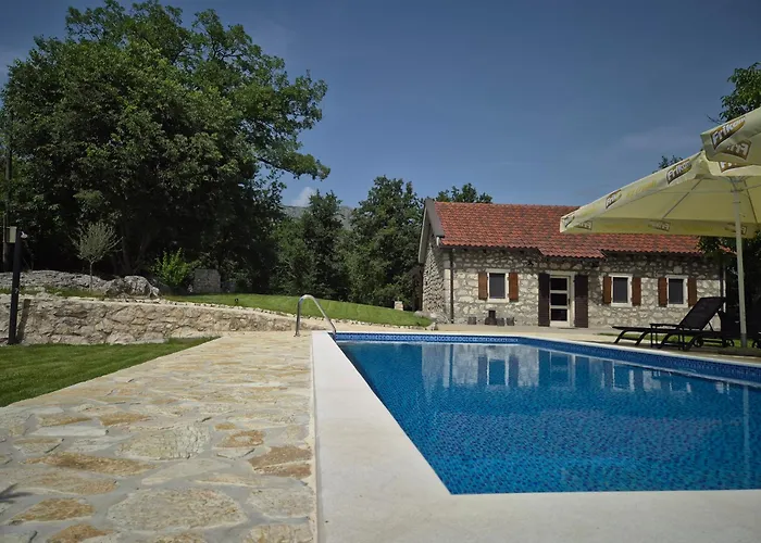 Holiday Home Zlatna Glavica